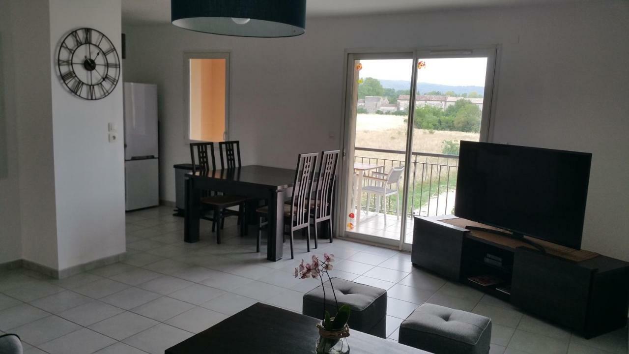Apt 50M2 Avec Balcon Tout Equipe Proche D'Avignon Daire Pernes-les-Fontaines Dış mekan fotoğraf